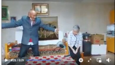 Photo of Өмнөговь аймгийн ахмад настан Н.Цэдэвийн гэр бүл  😍😍😍 Хөдөлгөөнөөр эрүүлжихийг 90 настай өвөө, 86 настай эмээ уриалж байна…